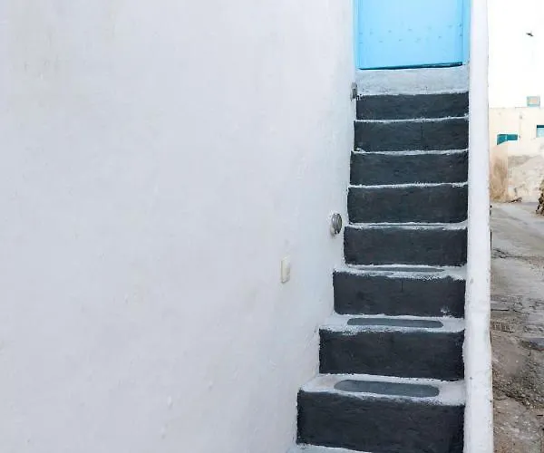 黑岩传统鲁姆斯公寓 *