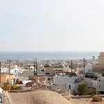 Black Rock Traditional * Emporio (Santorini)