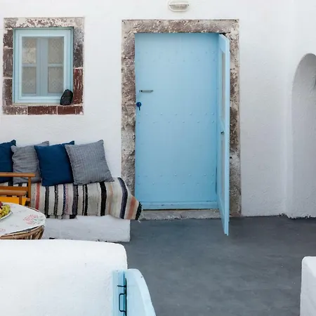 Black Rock Traditional Emporio (Santorini)