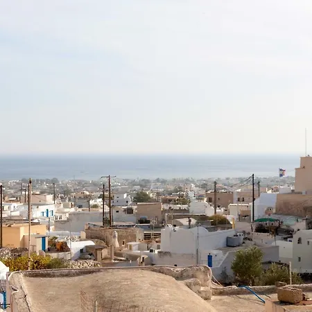 Black Rock Traditional * Emporio (Santorini)