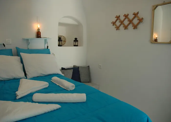 Black Rock Traditional Emporio (Santorini)