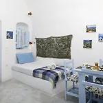 Black Rock Traditional Apartman Emborió
